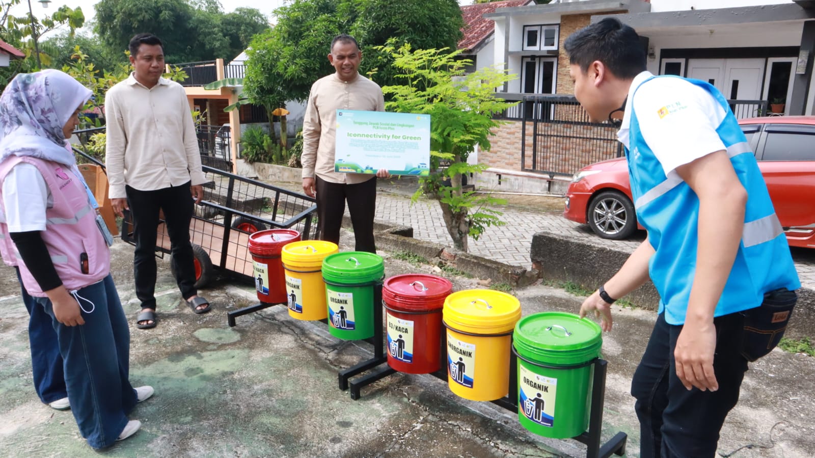 ## PLN Icon Plus Dukung Gerakan Pilah Sampah untuk Lingkungan Lebih Bersih di Pekanbaru